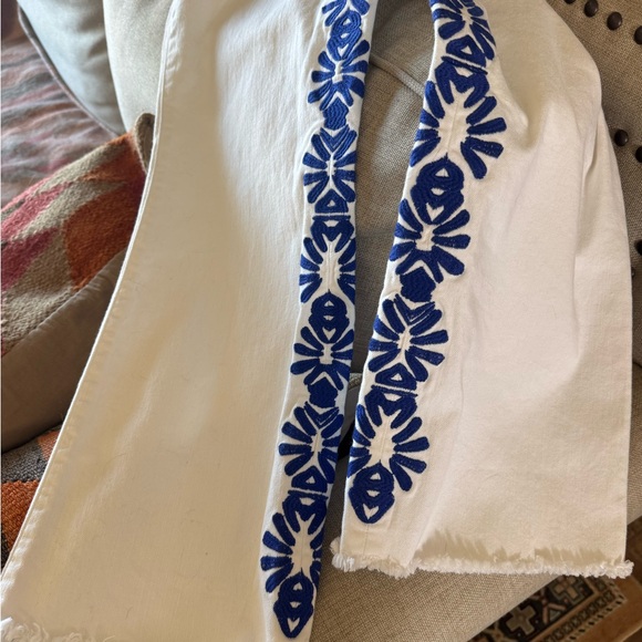 Lilly Pulitzer White Jeans with Blue Floral Embroidery - Picture 9 of 9